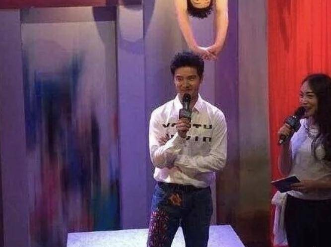 杨幂蜡像还原度_杜莎夫人蜡像馆评价_蜡像