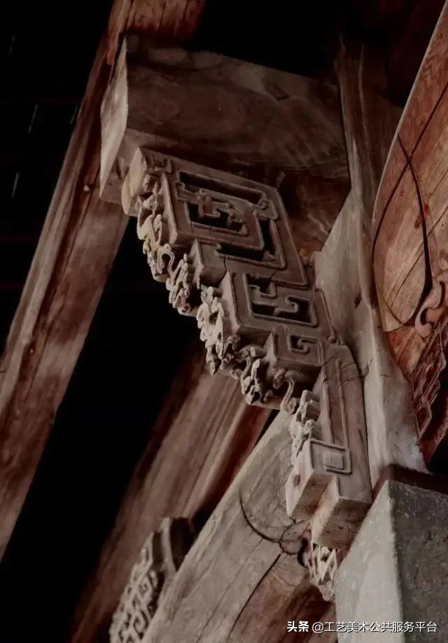 中国四大木雕特色_东阳木雕大部分雕什么_木雕艺术流派