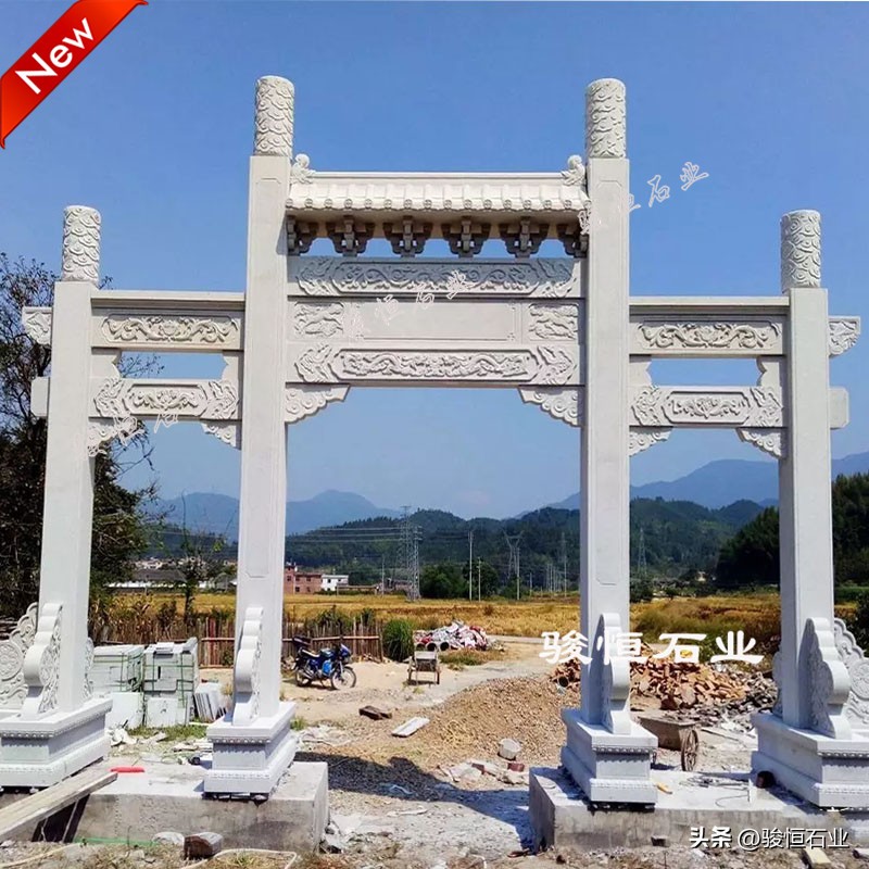 农村门头牌匾图片大全_村口石雕牌坊造型选择要点_村口牌坊主流款式与适配场景