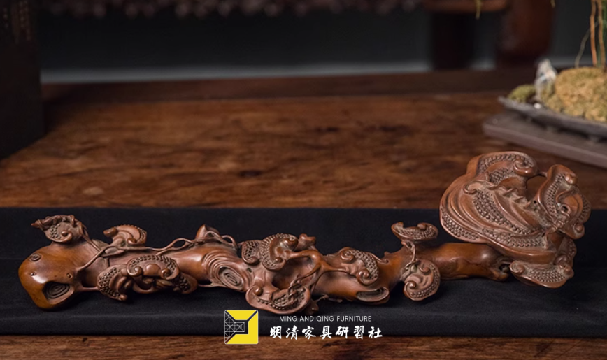 木雕摆件一般人不能摆_明清家具摆件种类_明清家具摆件材质