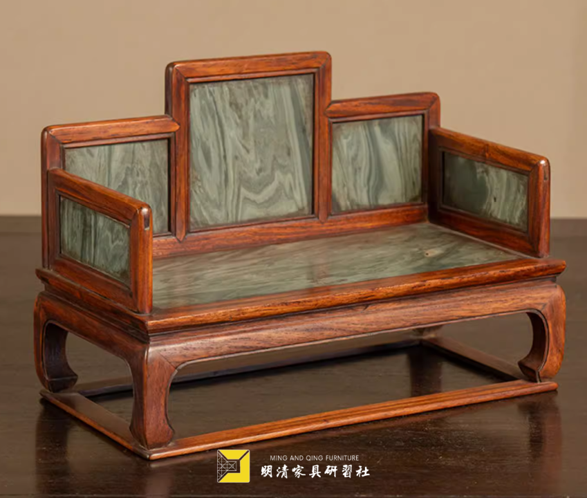 木雕摆件一般人不能摆_明清家具摆件种类_明清家具摆件材质