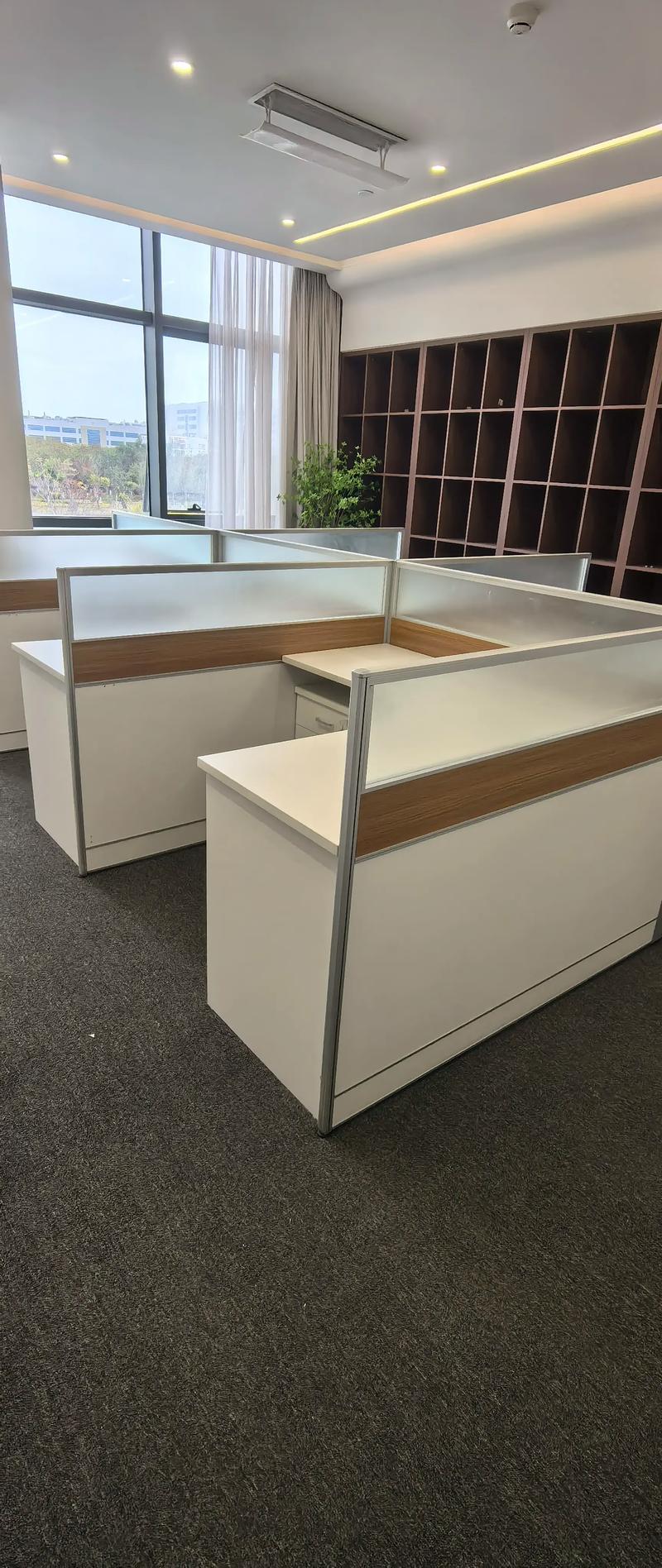 2026年曲靖屏风办公桌厂家推荐_欧耐德家具定制上门服务_办公屏风