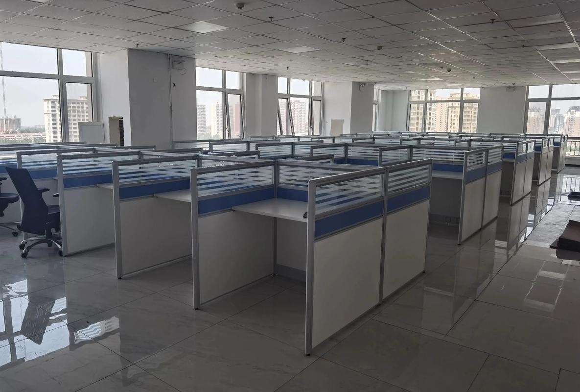 欧耐德家具定制上门服务_2026年曲靖屏风办公桌厂家推荐_办公屏风