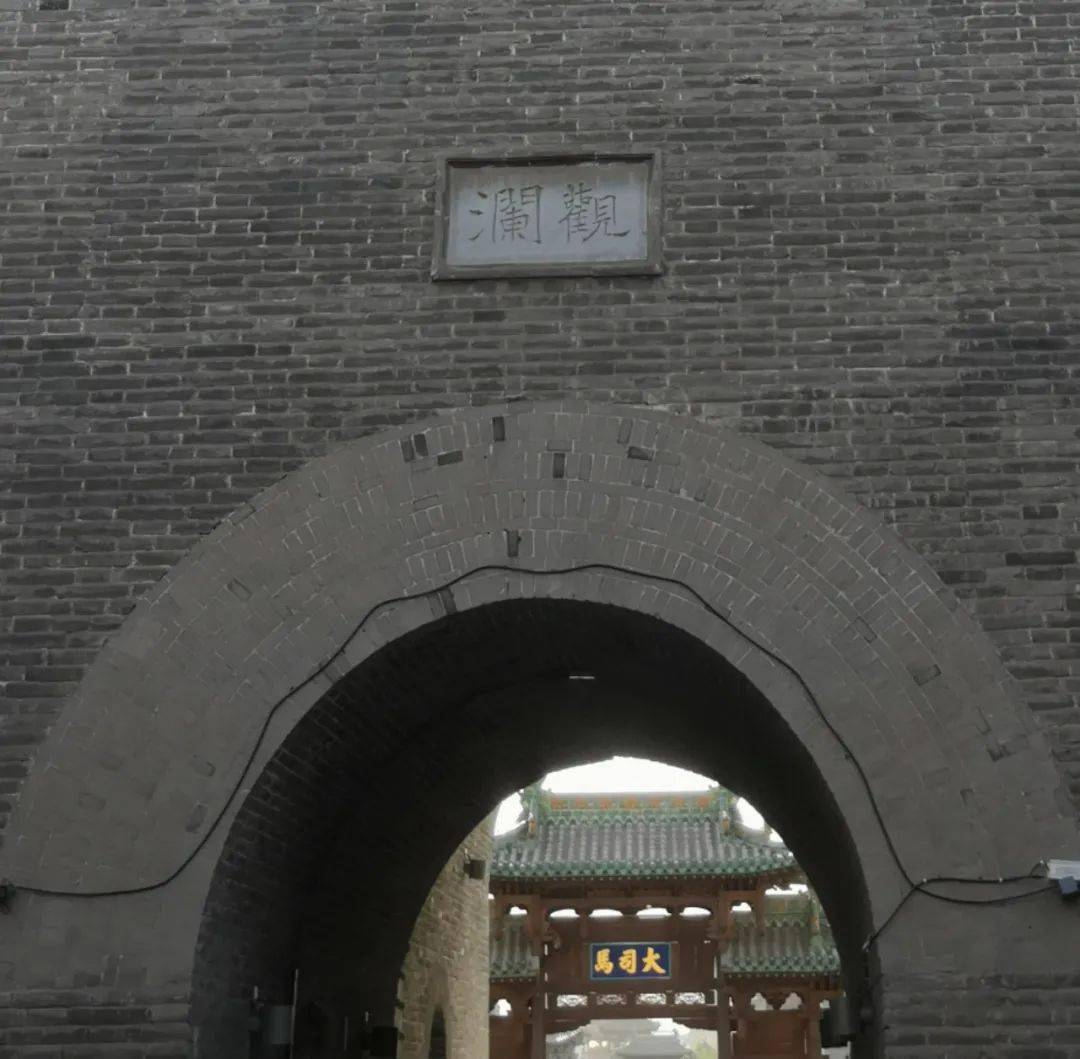太原古县城城门匾额历史文化_古代城门上的匾额_太原古县城四门匾额解读