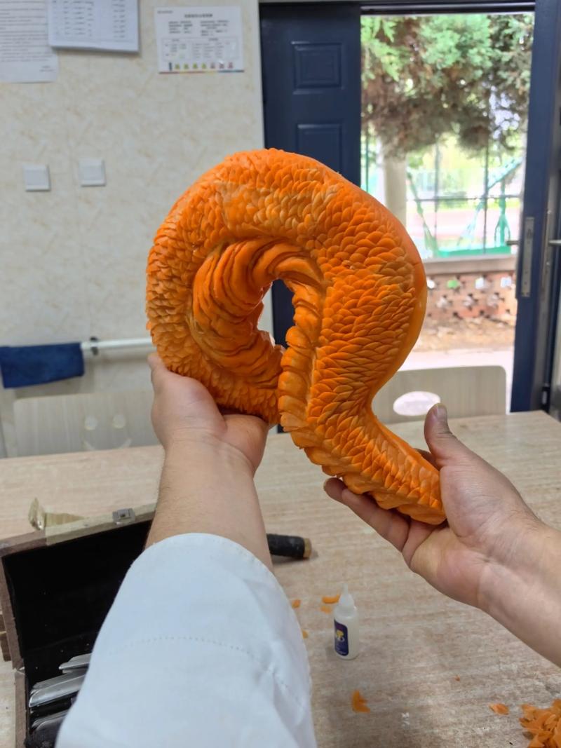 雕刻入门教学_真人写生头像雕塑_圆雕技法头像雕塑