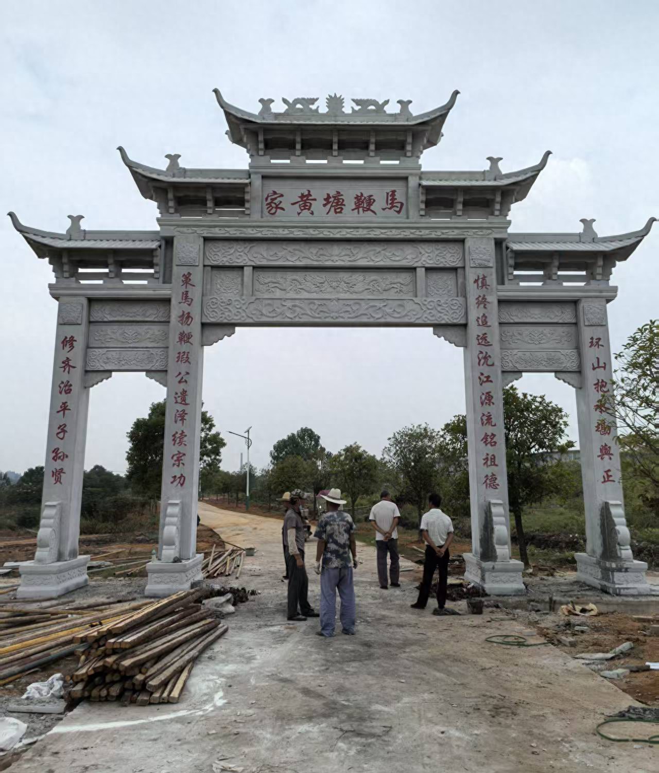 木雕牌匾图片大全_浙江祠堂宗祠石牌坊选型攻略_源头厂家推荐