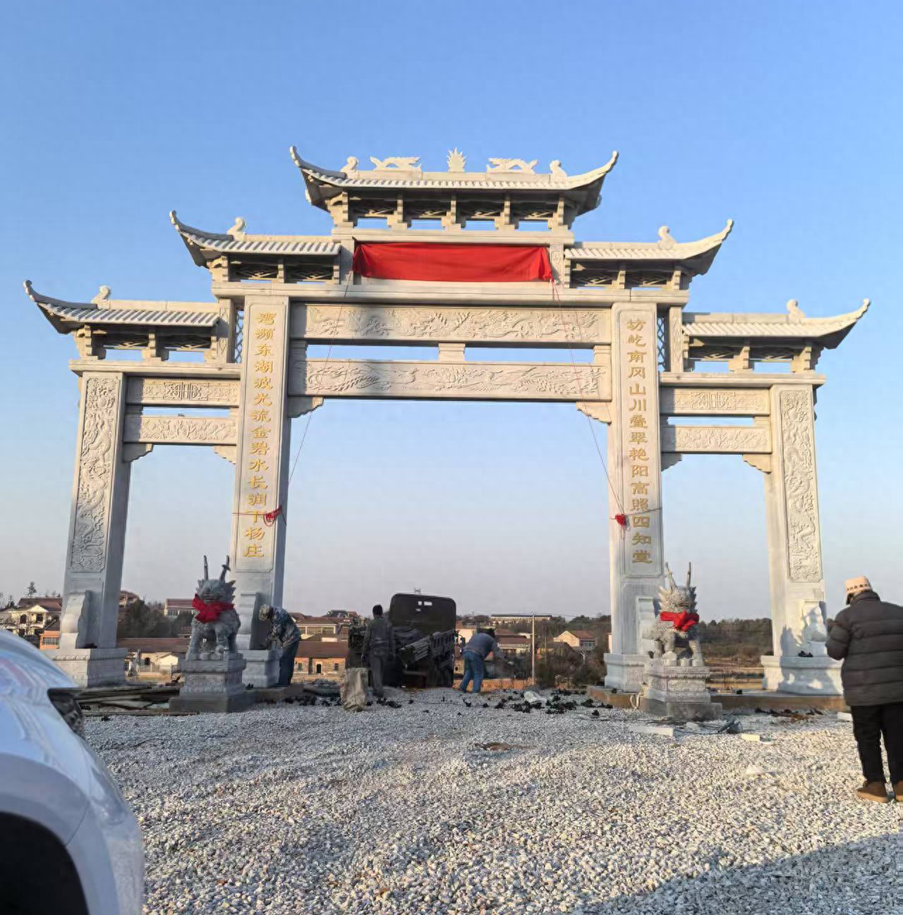 户外石牌坊厂家产品耐用性_木牌匾价格_石牌坊制作供应商靠谱考察